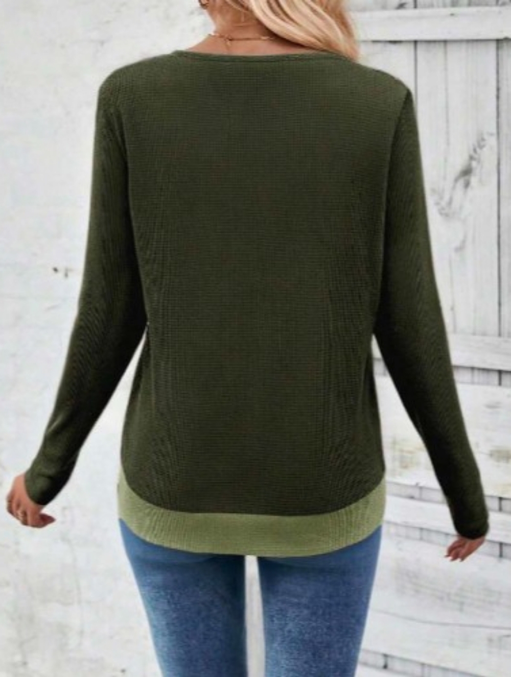 Green V-Neck Long Sleeve Contrast Trim Women's Top - NEW & SMALL - Picture 3 of 10